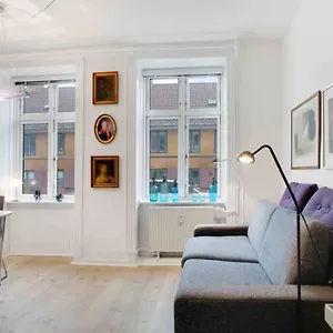 https://the-heart-of-copenhagen-queens-neighbor.copenhagenhotelselect.com